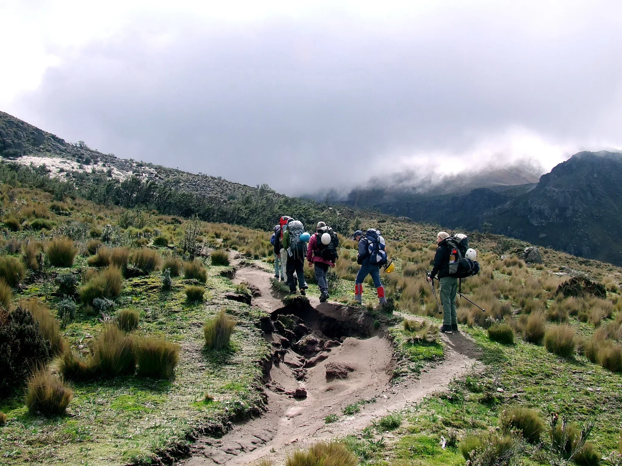 Cuatrimotos en caminos andinos