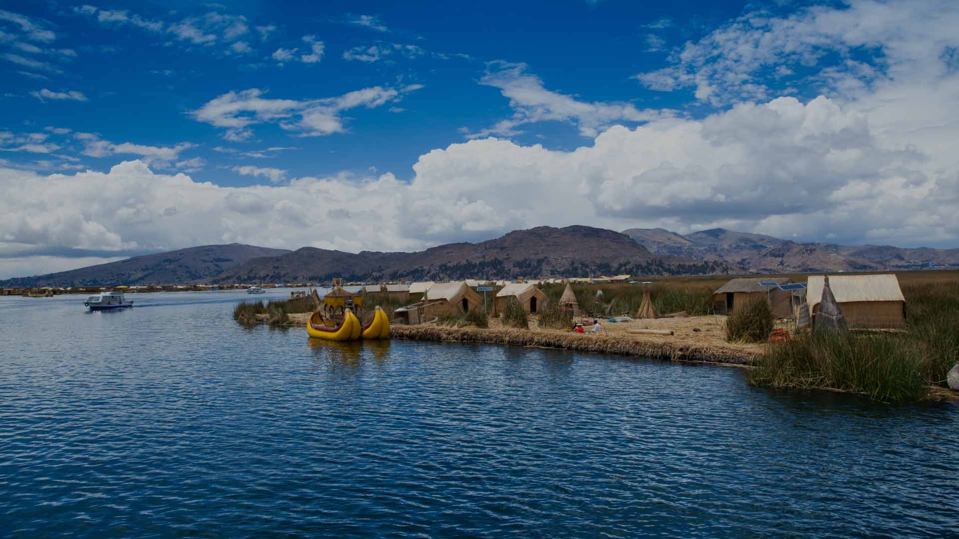 Vista Panorámica del Lago Titicaca